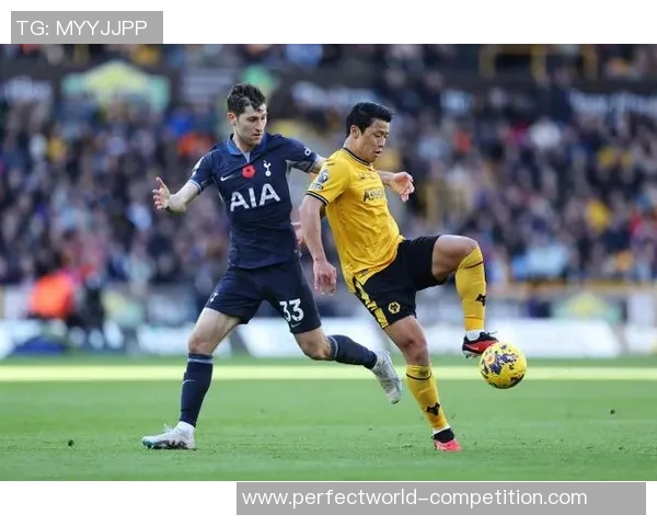 英超激战:莱比锡与多特蒙德1比1平局逆转瞬间引发全场狂欢解析